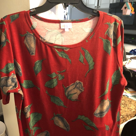 GC Red With Pale Blue Roses LulaRoe Julia (XL) - Picture 1 of 3